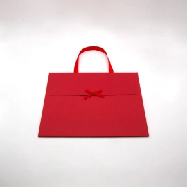 Customized Paper pouches Gift bag with Kelly handles