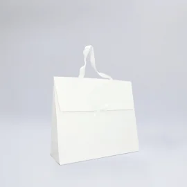 Geschenkbeutel mit Kelly-Griffen